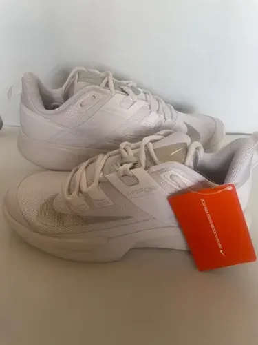 TÊNIS NIKE ZOMM COURT LITE 3