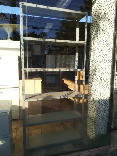 Estante de aço com 06 bandejas