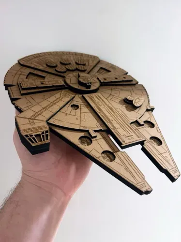 Miniatura Nave Millennium Falcon Star Wars 