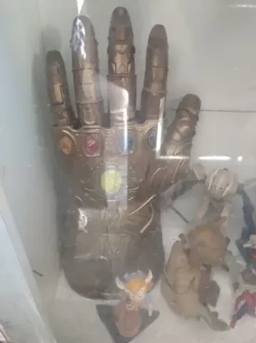 Hasbro Marvel legends - os vingadores -mão Thanos -iron Studios- Thor-boneco-manopla-luva