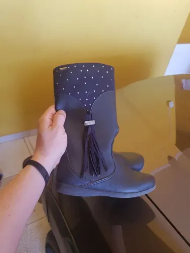 Bota infantil Pampili N° 30 (Troco por carregador Samsung Tipo C preto / Aceito cartão)