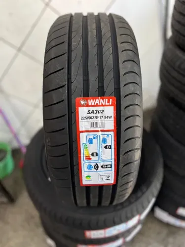 Pneu 225/50R17 Runflat.