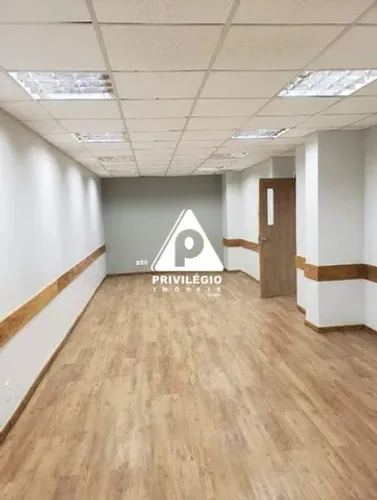 Excelente casa comercial