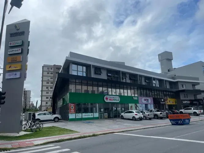 Centro. Loft novo, recém entregue cm taxas inclusas exceto luz! Proximo a Univai! Móveis n