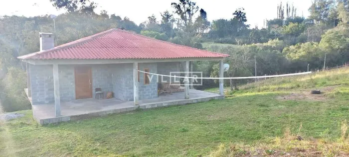 CHÁCARA PRÓXIMO A CASCATA