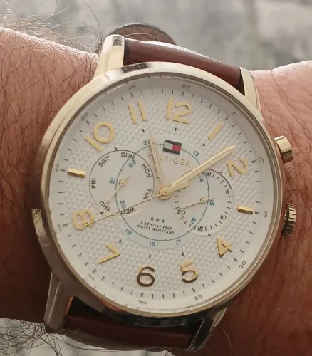 Relógio Tommy Hilfiger original muito bonito e raro, item de coleção. 