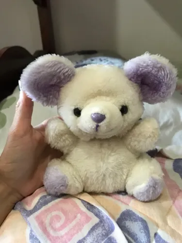 Ratinho branco com lilás