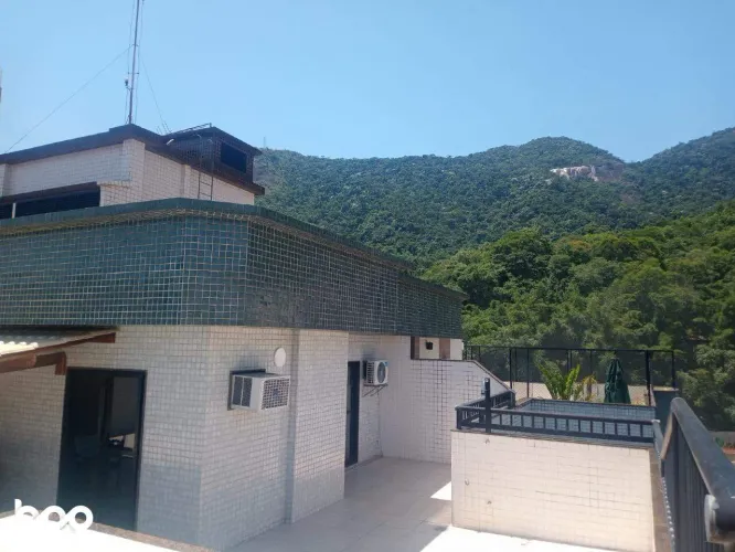 Cobertura à venda com 308 m² posição Frente com 4 quartos
