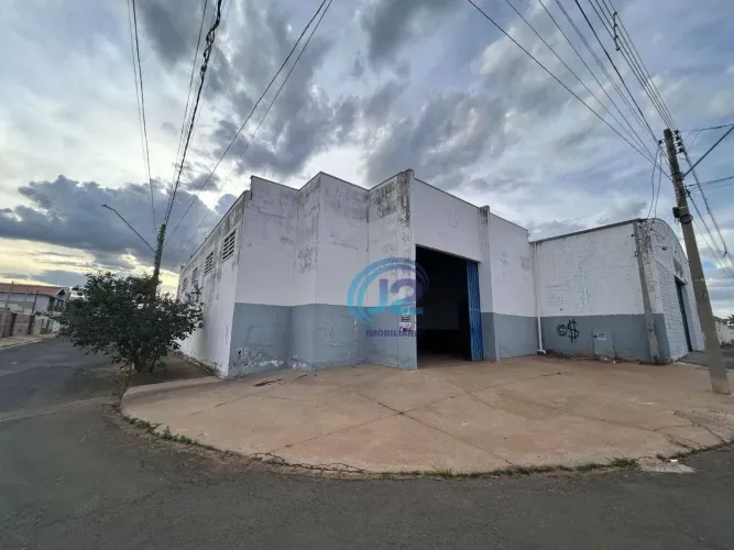 Barracão para alugar, 350 m² por R$ 3.900/mês - Jardim Portal das Pérolas - Santo Antônio