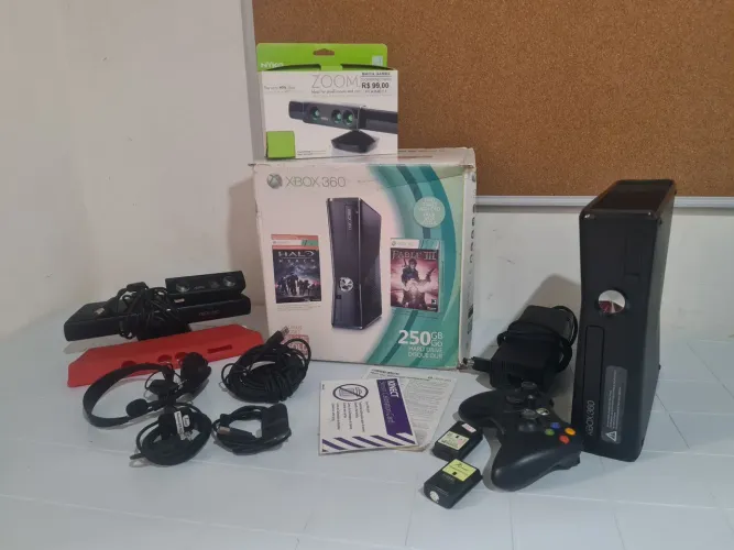 Xbox 360 + Kinect + 1 controle (com defeito) - Leia a descrição
