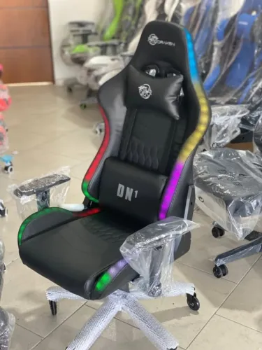 Cadeira gamer rgb nova super conformavél e barata