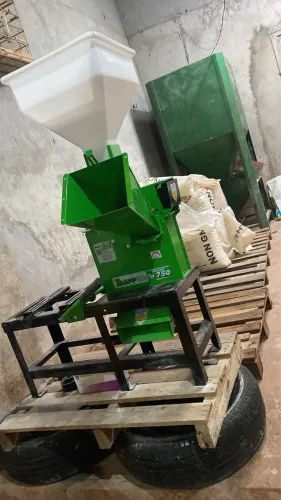 Triturador forrageira trapp nova sem motor