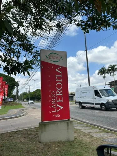 Apto semi mobiliado, 51m², 2/4, 1 vaga no Cond. Largo Verona