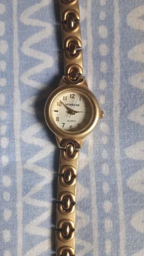 VENDO LINDO RELÓGIO FEMININO MONDAINE ANALÓGICO 