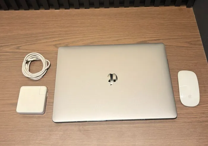 MacBook Pro 16(2019)