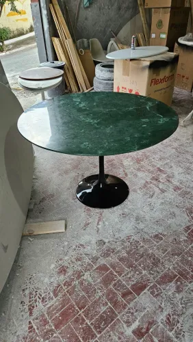 Fabricamos base saarinen tulipa + tampo redondo 110cm mármore verde guatemala 