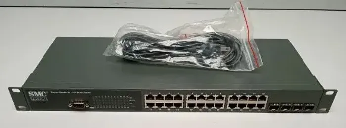 Switch SMC smc8024L2 24 Portas 10/100/1000 Mbps Camada 2 1U