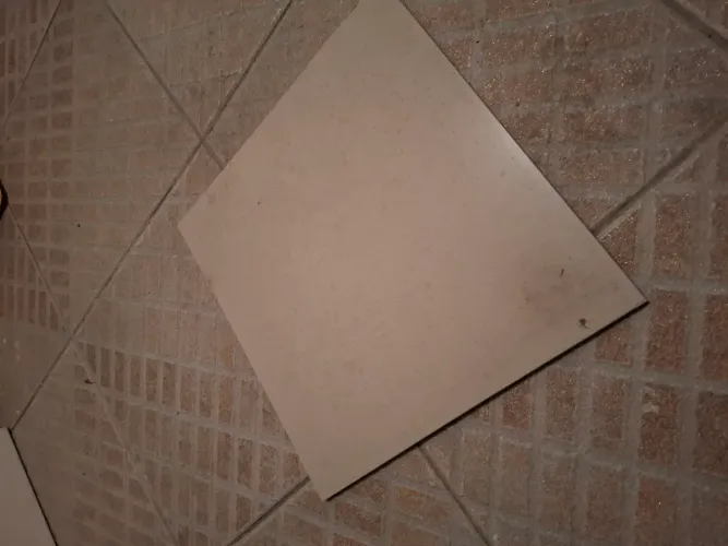 Piso porcelanato creme Eliane 40x40cm