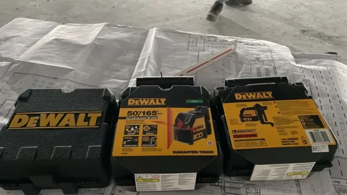 Nível a Laser Vermelho Automático - Dewalt Modelo DW088K A -  Parcelado em até 10x