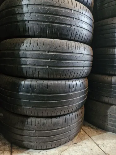 Jogo de pneus 195/60/15 Michelin