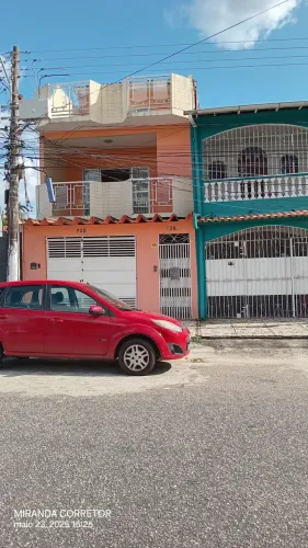 URGENTE VENDO EXC. CASA, TIPO APTO ALTOS, 4/4 S/ 1 SUITE NA ÂNGELO CUSTÓDIO C. VELHA.