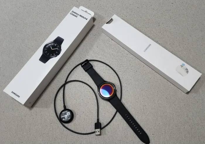 Smartwatch Samsung Galaxy Watch 4 Classic 46mm (Tela não liga - retirada de peças)