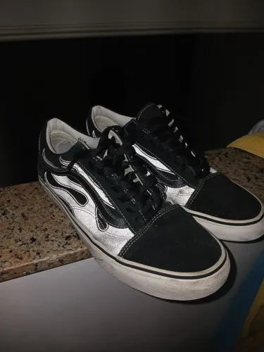 Tênis Vans Old Skool Preto Flamas Refletivas - Edição Única!