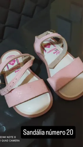 Vendo sandálias e sapatos Melissa e outros.