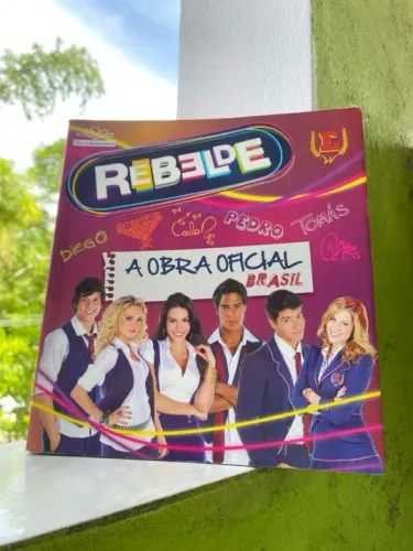 Livro Rebelde - A Obra Oficial Brasil