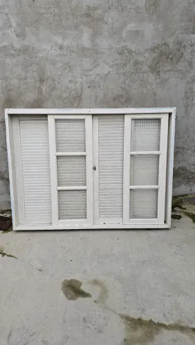 Janela madeira maciça 