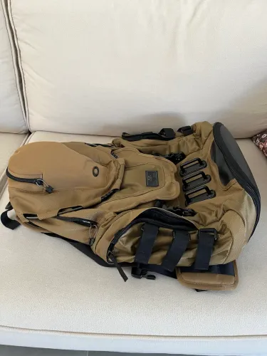 Mochila Oakley Kitchen Sink Coyote
