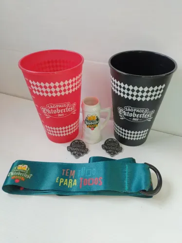 Oktoberfest São Paulo - Souvenirs e Copo Preto e Vermelho