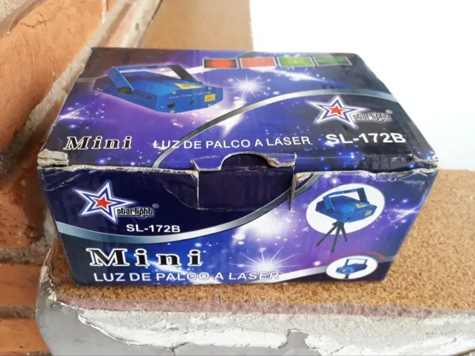 Projetor de Luz LED com efeitos  e Motorizado Multi Luz de Palco Laser FAVOR LER !