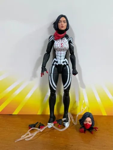 Marvel Legends Silk Spiderman