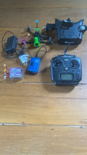 Drone fpv completo  ( vendo os itens separados também )?