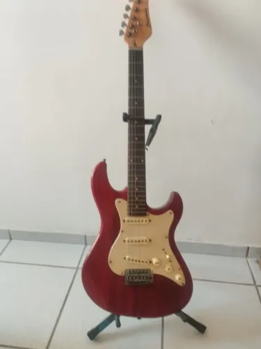 Guitarra modelo Stratocaster Strindberg