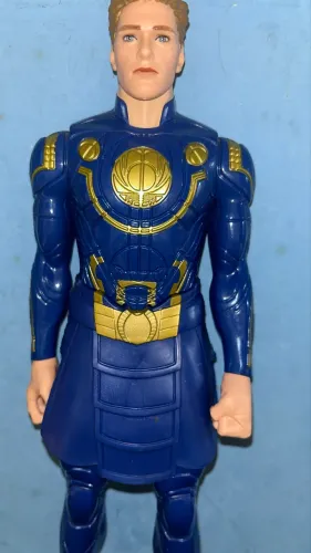 Ikaris da linha Titan Hero Series, da Hasbro