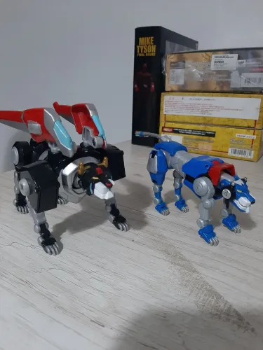 Bonecos Robôs Voltron da Playmates 