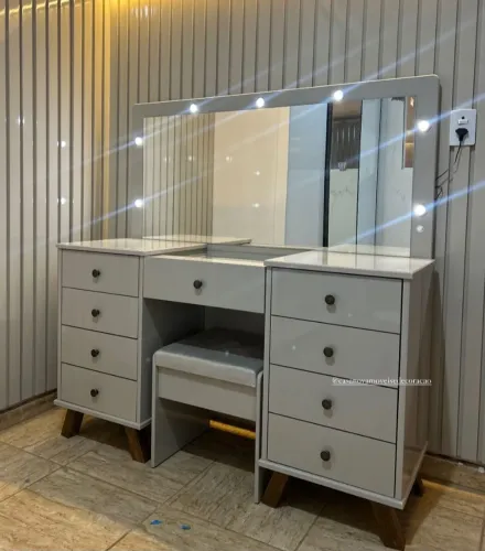 Penteadeira com banqueta - off white