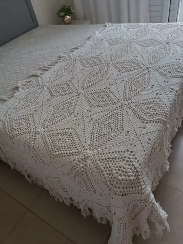 Colcha Crochê Artesanal solteiro - Elegância e Conforto