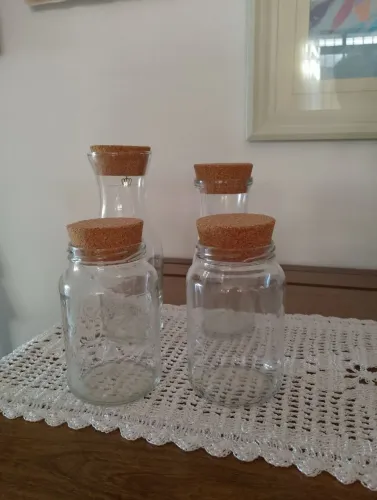 Conjunto de 04  Potes de Vidro com Tampa de Cortiça