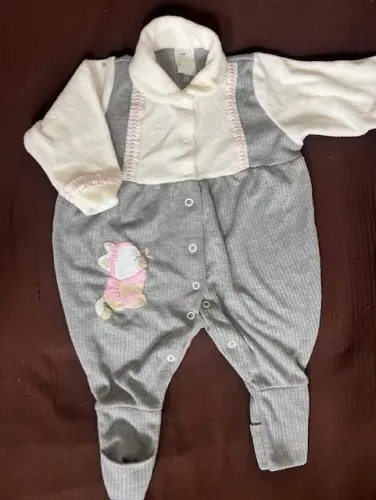 macacao cinza e branco com detalhes em rosa tamanho M