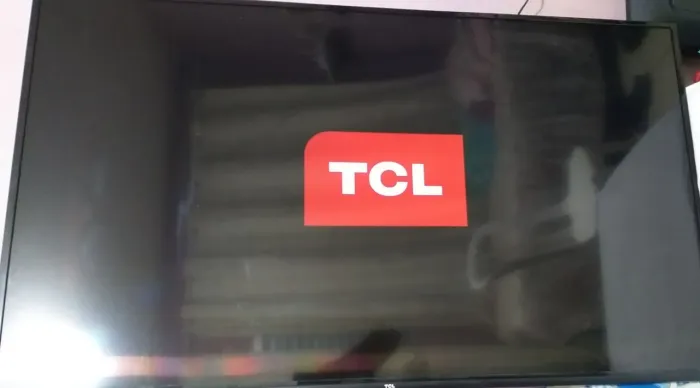 Televisão 55 Polegadas TCL Smart 55P65US Tela Sem Risco Efeito Cortina Vertical ZN SP Ret