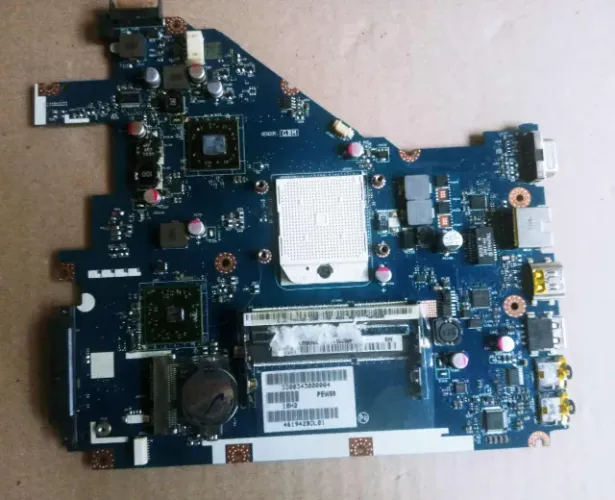 Placa Acer Aspire 5252 LA-6552P com defeito.