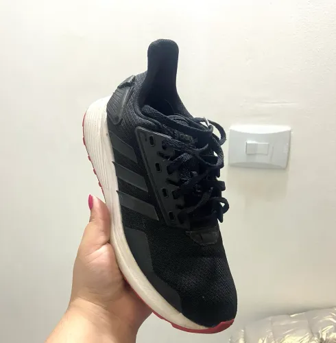 Tênis Adidas - Feminino Preto