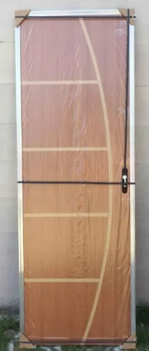 Porta madeira, FRISADA, completa, com marco em alumínio