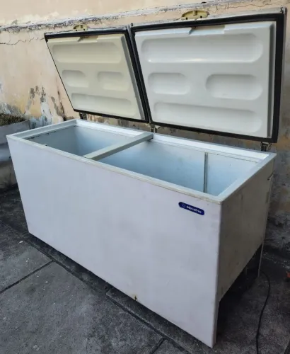 Freezer horizontal metalfrio 550 litros funcionando perfeitamente 
