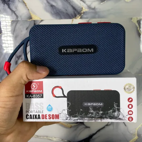 Caixa de Som Resistente KAPBOM KA-8357 para Atividades ao Ar Livre