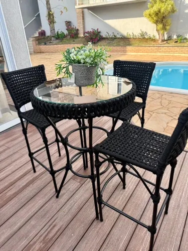 Conjunto de Mesa e Cadeiras para Área Externa