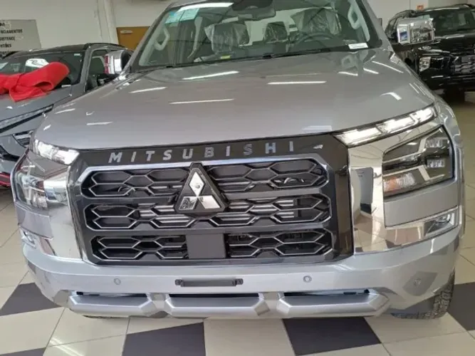 Mitsubishi TRITON HPE-S 2.4 CD 4X4 TB Diesel Aut. 2026